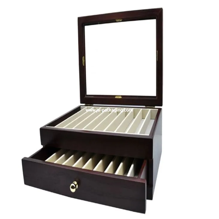 Červená hnědá sbírka pera